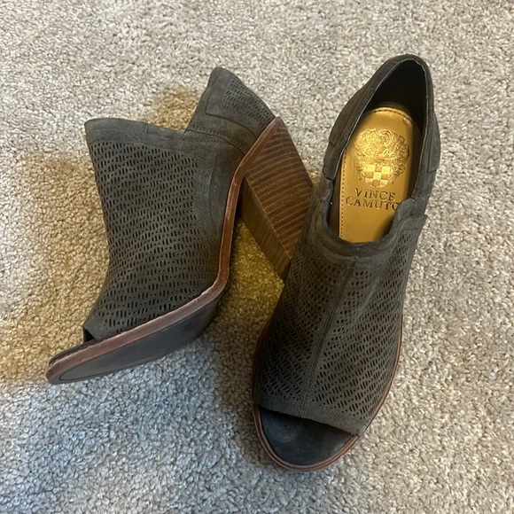 Vince Camuto Shoes - Womans Vince Camuto Heeled Booties